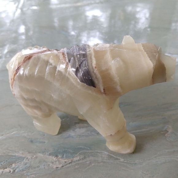 Incredible genuine yellow Onyx hand carved bear - Picture 3 of 8